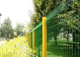 公园防护围栏网、桃型柱护栏网