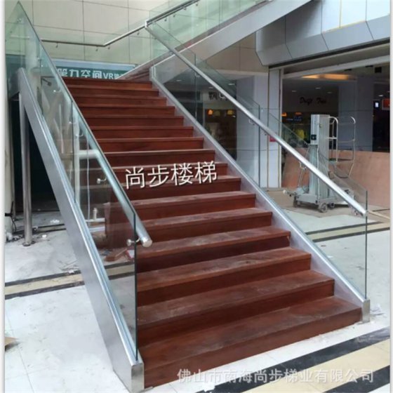 不锈钢龙骨 实木踏板商场直线式楼梯