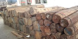 三门台茗木业有限公司出售进口大红酸枝原木