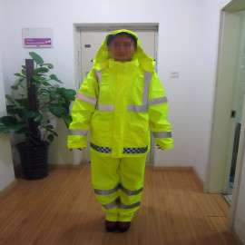 安徽警用执勤反光马甲， 雨豹牌 创意荧光绿成人分体雨衣